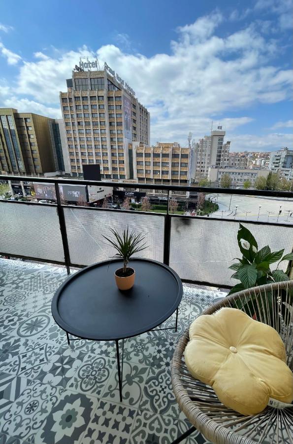 Cozy Bright Central Pristina Exterior foto